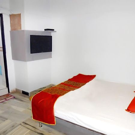 Hotel Hare Krishna Main Bazar à New Delhi Extérieur photo