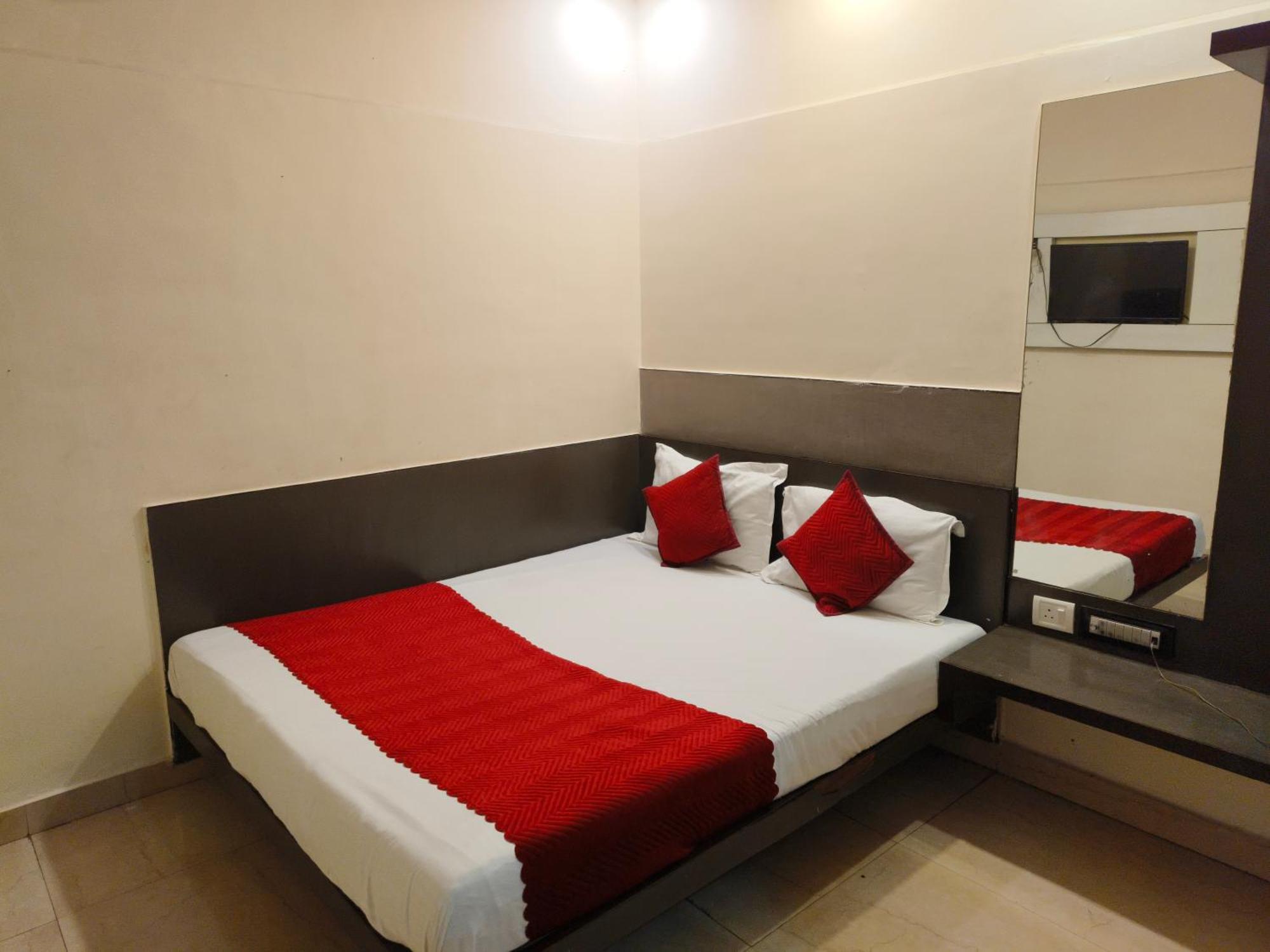 Hotel Hare Krishna Main Bazar à New Delhi Extérieur photo