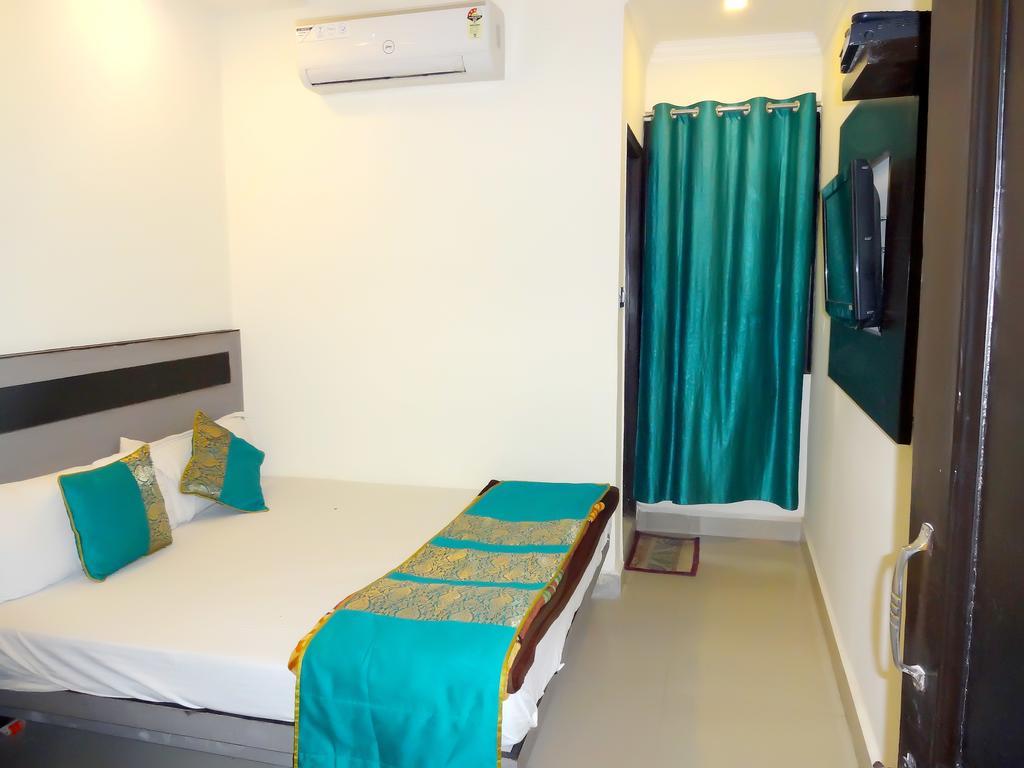 Hotel Hare Krishna Main Bazar à New Delhi Extérieur photo
