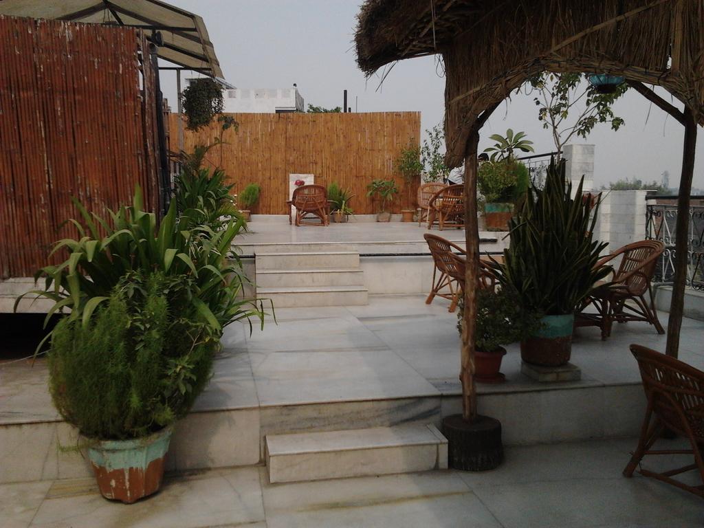 Hotel Hare Krishna Main Bazar à New Delhi Extérieur photo