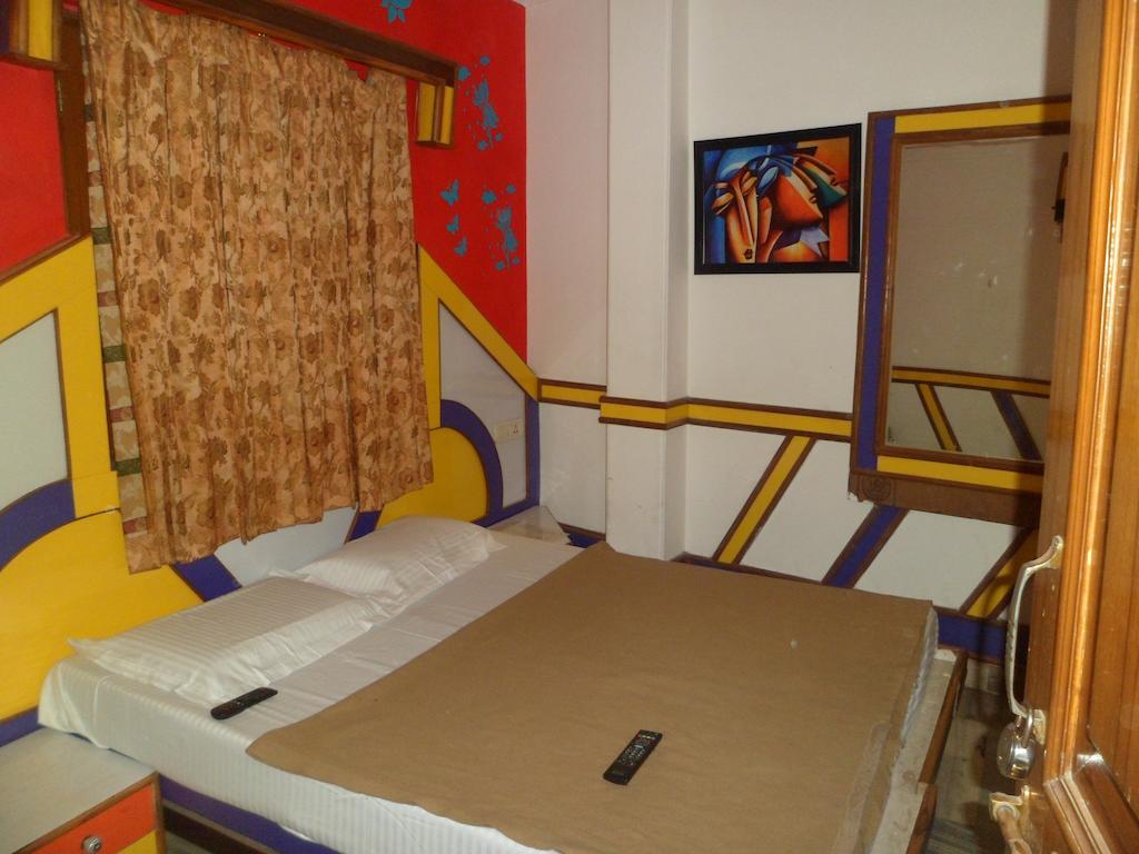 Hotel Hare Krishna Main Bazar à New Delhi Extérieur photo